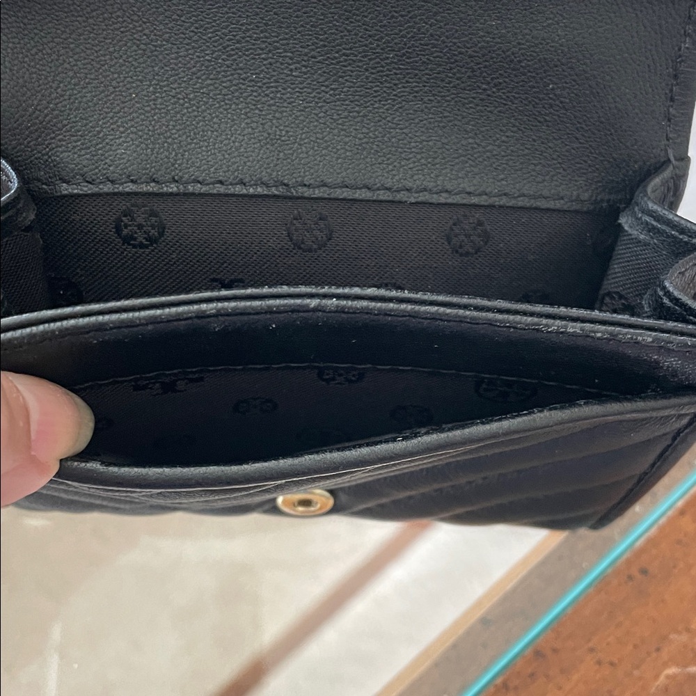 EUC Tory Burch Black Quilted Wallet - Picture 5 of 5